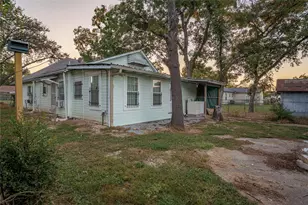 2720 S 2nd St, Waco, TX 76706 - Photo 13