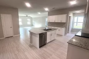 410 Lubbock Dr, Azle, TX 76020 - Photo 3