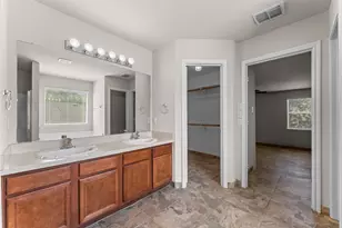 5891 Candlelight Ln, Grand Prairie, TX 75052 - Photo 13