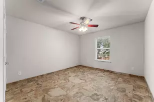 5891 Candlelight Ln, Grand Prairie, TX 75052 - Photo 17