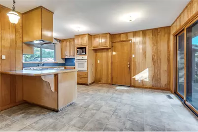 3722 Devonshire Court E, Irving, TX 75062 - Photo 3