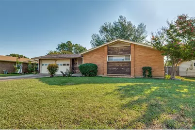 3722 Devonshire Court E, Irving, TX 75062 - Photo 1