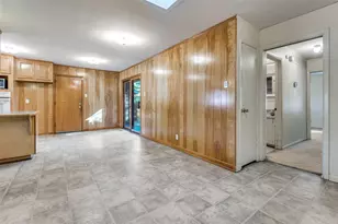 3722 Devonshire Ct E, Irving, TX 75062 - Photo 5