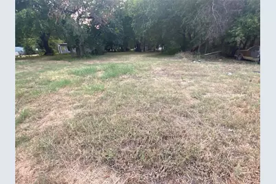 605 N Schopmeyer Street, Gainesville, TX 76240 - Photo 1