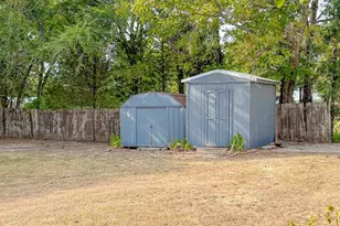 205 Peach Tree Rd, Mabank, TX 75156 - Photo 35