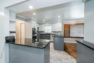 908 Saturn Springs Dr, Garland, TX 75041 - Photo 9