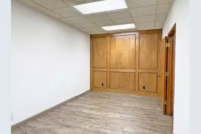 103 E Henderson Street, Cleburne, TX 76031 - Photo 9