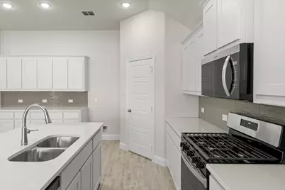 139 Whistling Duck, Balch Springs, TX 75181 - Photo 9