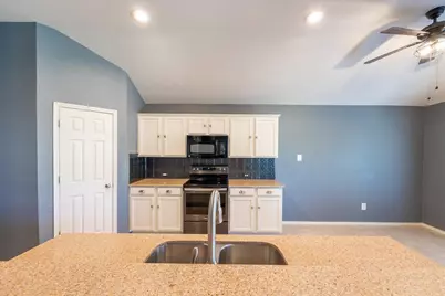 10356 Bradshaw Drive, Fort Worth, TX 76108 - Photo 13