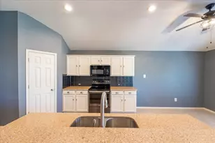 10356 Bradshaw Dr, Fort Worth, TX 76108 - Photo 13