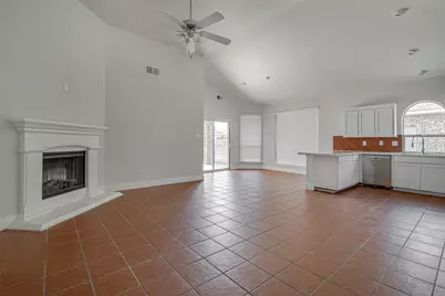 905 Hunter Lane, Burleson, TX 76028 - Photo 3