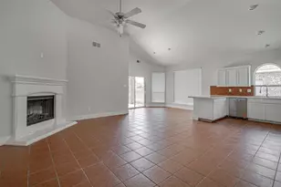 905 Hunter Ln, Burleson, TX 76028 - Photo 3