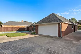 2508 Fox Glenn Cir, Bedford, TX 76021 - Photo 37