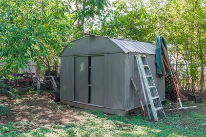 1909 Coggin Avenue, Brownwood, TX 76801 - Photo 33