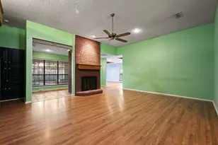 153 Sandlewood Ln, Burleson, TX 76028 - Photo 5