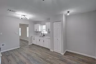 1260 E Mulkey St, Fort Worth, TX 76104 - Photo 7