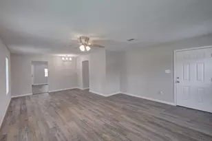 1260 E Mulkey St, Fort Worth, TX 76104 - Photo 3