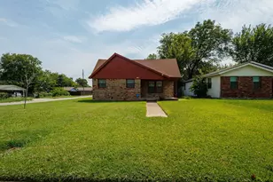 1260 E Mulkey St, Fort Worth, TX 76104 - Photo 9