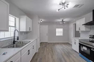 1260 E Mulkey Street, Fort Worth, TX 76104 - Photo 5