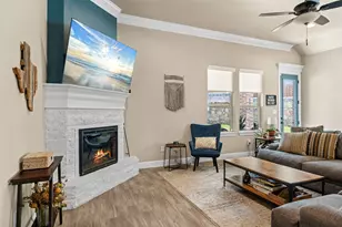 229 Jacinth Ln, Granbury, TX 76049 - Photo 7