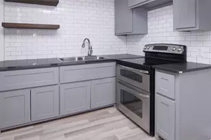 611 SE 2nd Ave, Mineral Wells, TX 76067 - Photo 11