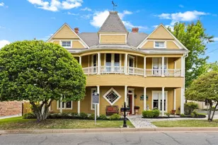 123 W Doyle St, Granbury, TX 76048 - Photo 1