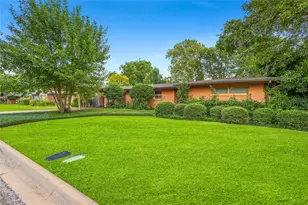 3712 Scranton Dr, Richland Hills, TX 76118 - Photo 3