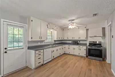 5005 Roxie Street, Haltom City, TX 76117 - Photo 7