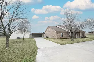 795 Beach Rd, Bowie, TX 76230 - Photo 7