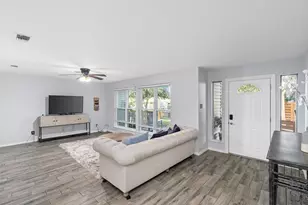 1626 Choteau Cir, Grapevine, TX 76051 - Photo 5