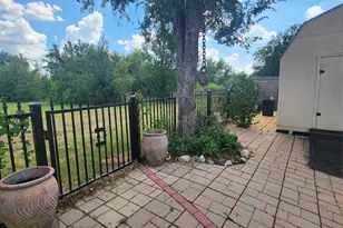 1321 Lauren Ln, Granbury, TX 76048 - Photo 9