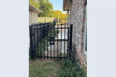 1321 Lauren Lane, Granbury, TX 76048 - Photo 23