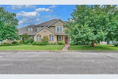 1317 Hackberry Street, Clifton, TX 76634 - Photo 1