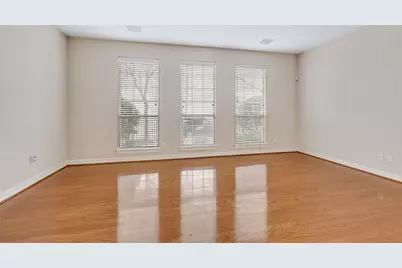 1007 W Bluff Street, Fort Worth, TX 76102 - Photo 3