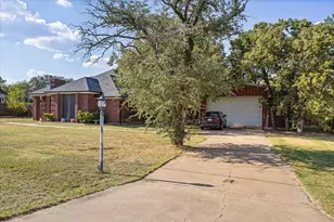 614 Overhill Rd, Granbury, TX 76048 - Photo 3