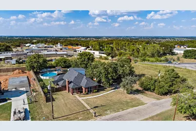 614 Overhill Road, Granbury, TX 76048 - Photo 33