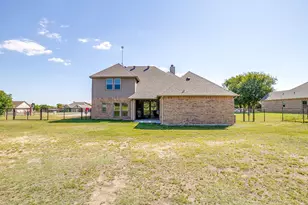 112 Lone Star Wy, Godley, TX 76044 - Photo 37
