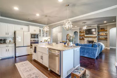 112 Lone Star Way, Godley, TX 76044 - Photo 7