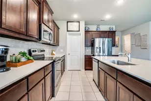 801 Woodcrest Dr, Ennis, TX 75119 - Photo 3