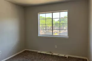 4027 Preferred Pl, Dallas, TX 75237 - Photo 15