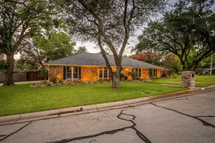 2101 Brentgate Dr, Arlington, TX 76017 - Photo 19