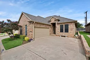 1220 Woodland Park Dr, Hurst, TX 76053 - Photo 1