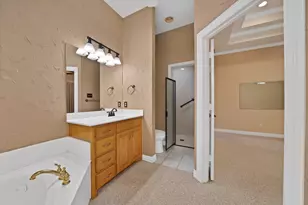 1220 Woodland Park Dr, Hurst, TX 76053 - Photo 27