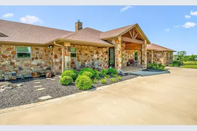 501 Umphress Court, Granbury, TX 76048 - Photo 3