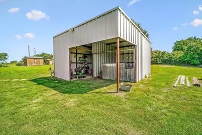 501 Umphress Court, Granbury, TX 76048 - Photo 37