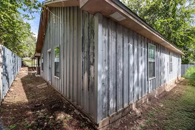 3620 Montgomery, Granbury, TX 76049 - Photo 3