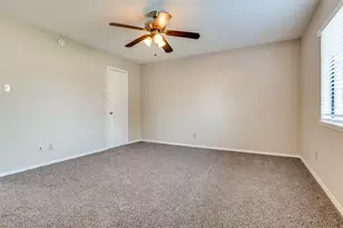 10257 Sweet Gum St, Dallas, TX 75249 - Photo 17