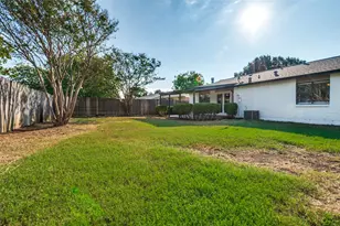 10257 Sweet Gum St, Dallas, TX 75249 - Photo 27