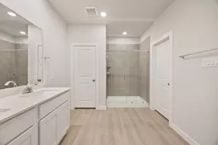 318 Amberville Dr, Red Oak, TX 75154 - Photo 11