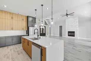 1019 Glenoaks Dr, Weatherford, TX 76088 - Photo 11